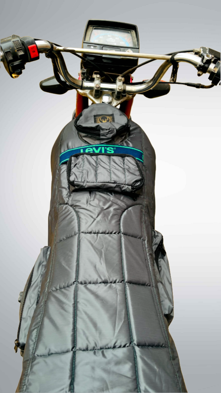 CD 70 Paracute Grey Cover